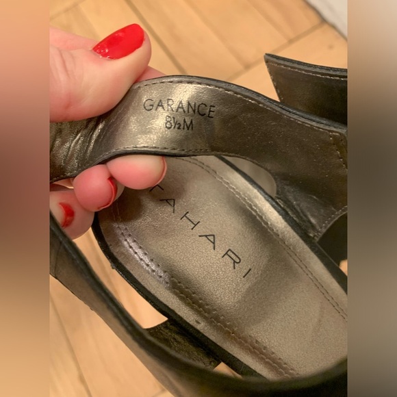 Preloved Tahari Garance Black & White Leather Sandals - Picture 5 of 7